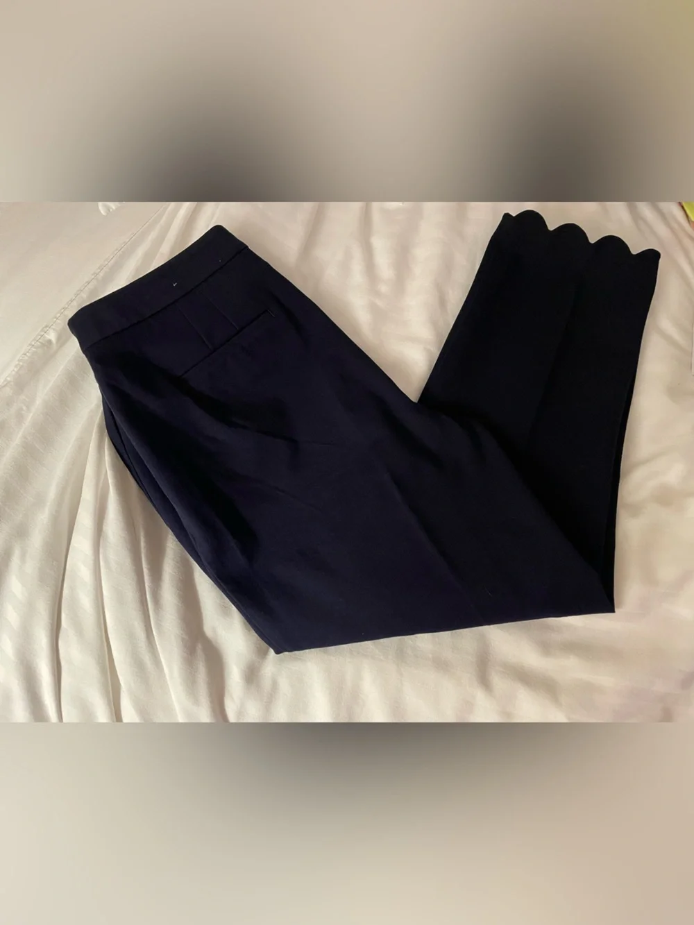 Talbots Women’s Navy Chatham Crop w/ Scalloping Size 8